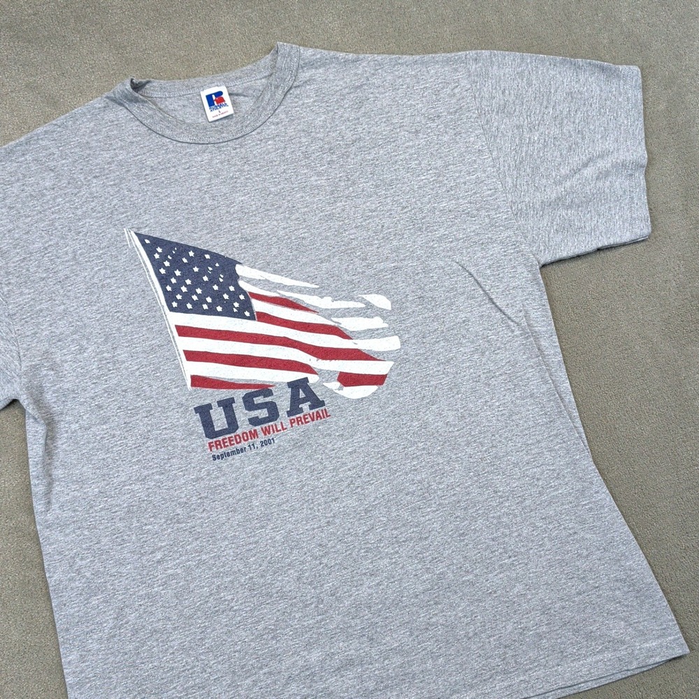 Russell Athletic T-Shirt Mens Large Gray USA Flag Freedom Will Prevail 9/11 Vtg